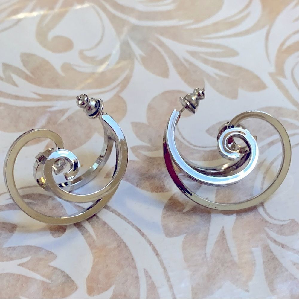 Vintage Half Hoop Earrings 1.5” Swirly Design Silver Tone Gorgeous